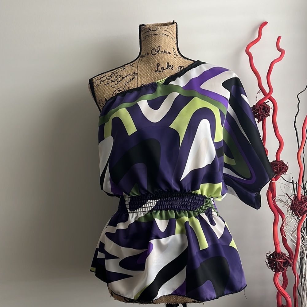 Nice one shoulder blouse size M  good condition used only once